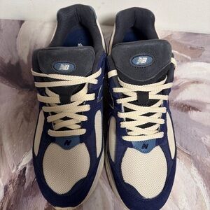 New Balance Men’s Navy and Cream Athletic Sneakers